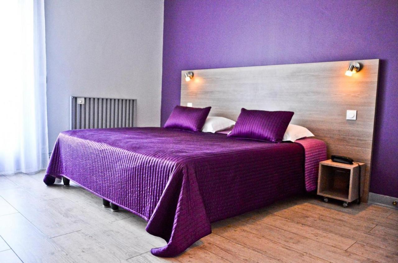 Hotel Le Comty Feurs ภายนอก รูปภาพ