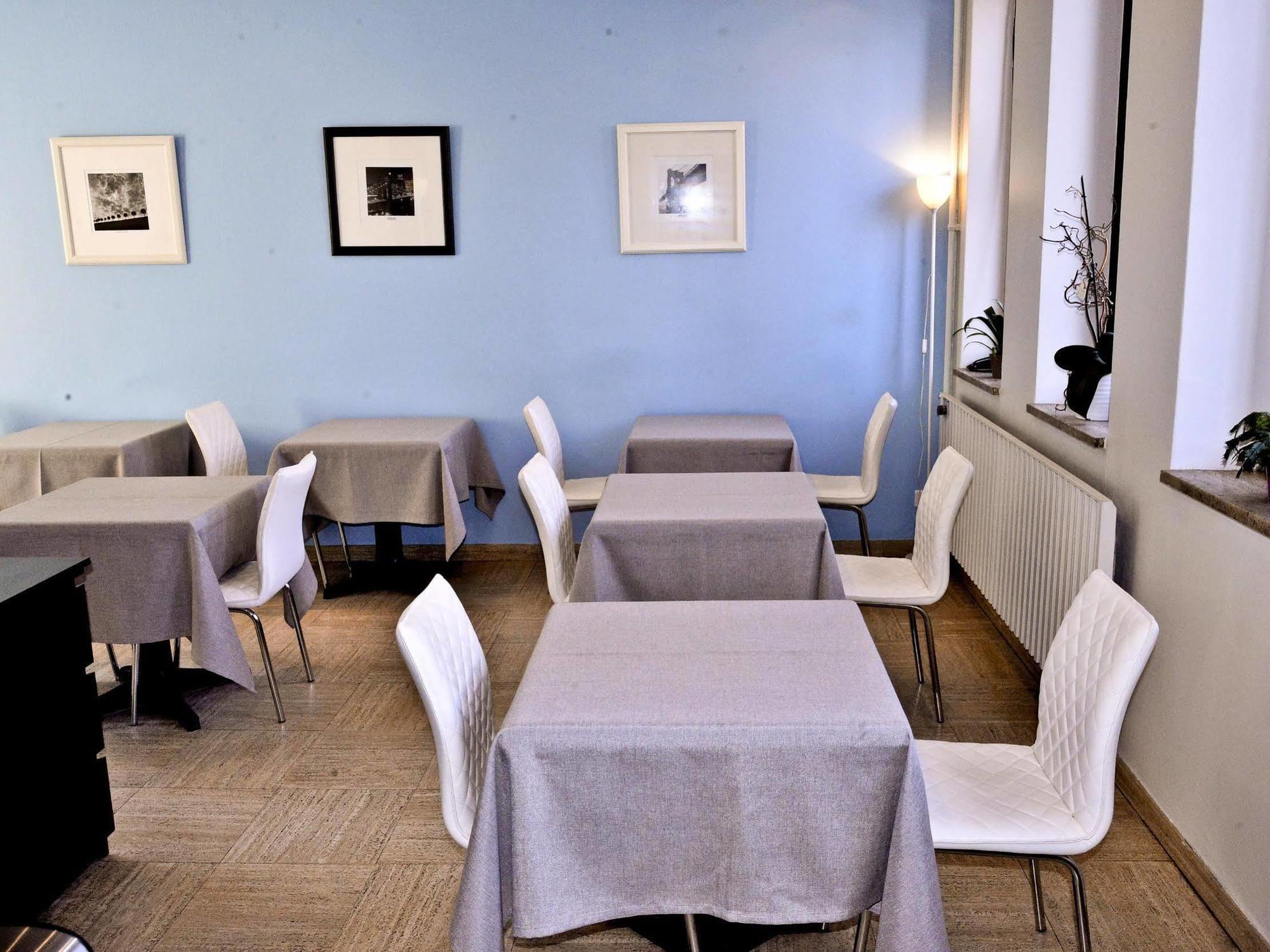 Hotel Le Comty Feurs ภายนอก รูปภาพ